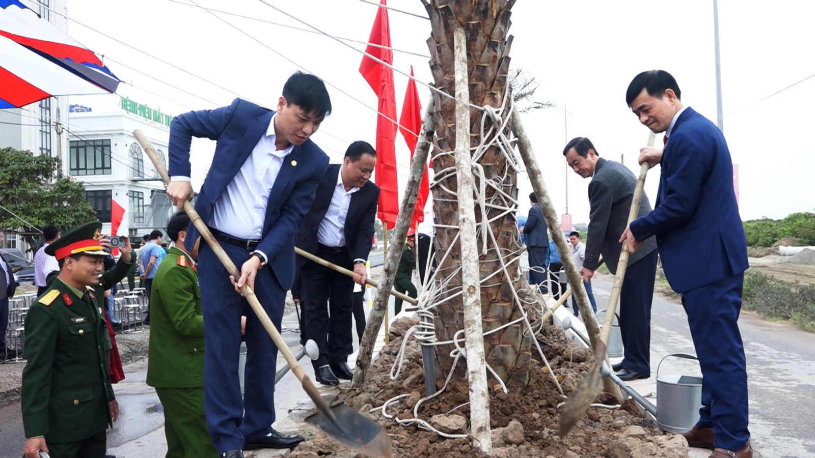 Huyện Khoái Châu tổ chức lễ phát động Tết trồng cây Xuân GiápThìn 2024