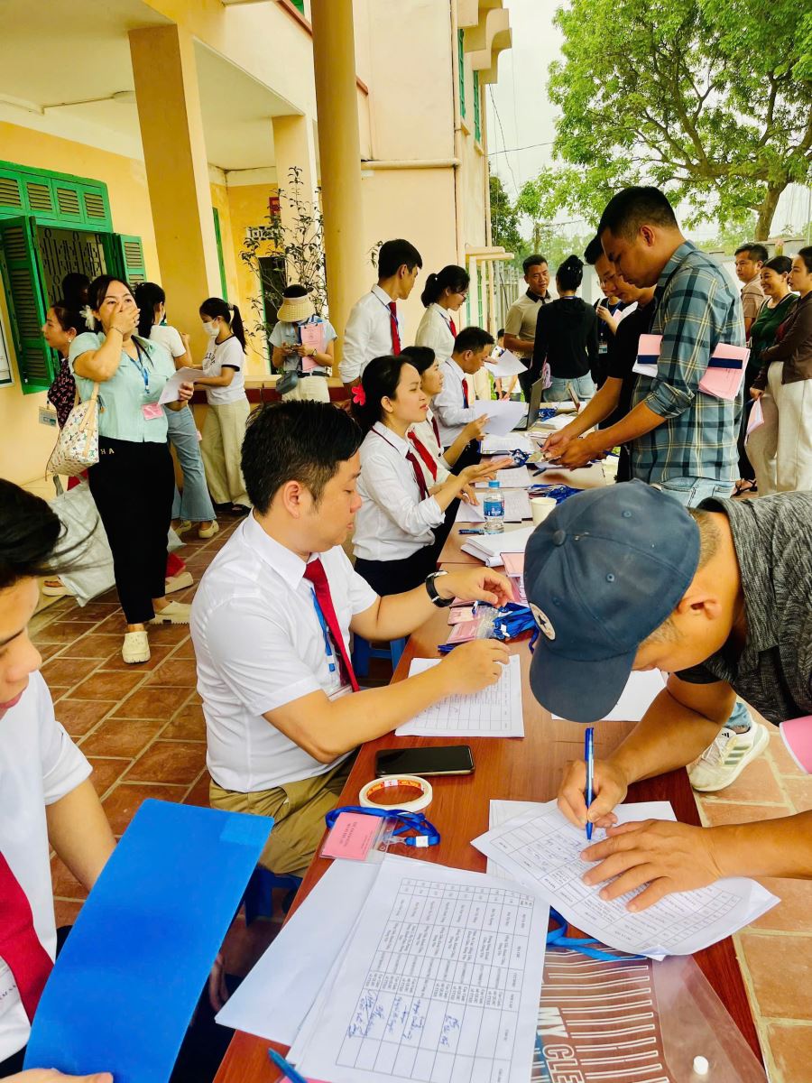 Khoái Châu đấu giá 33 thửa đất tại xã Phùng Hưng